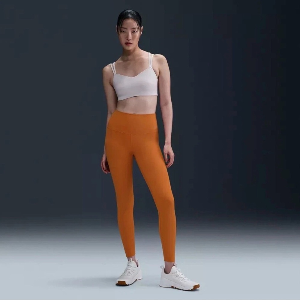 Nike Women's Brown Leggings - Picture 3 of 6